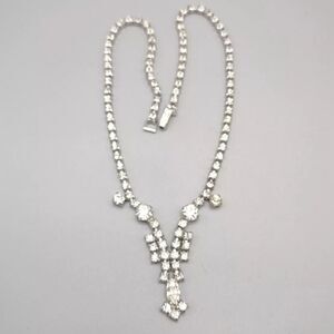 Vintage Silver Tone Clear Rhinestone Necklace 15"